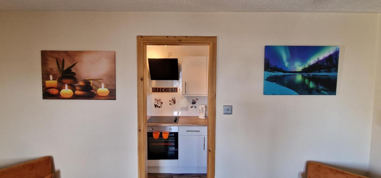 Colin Young Place Nairn Buitenkant foto